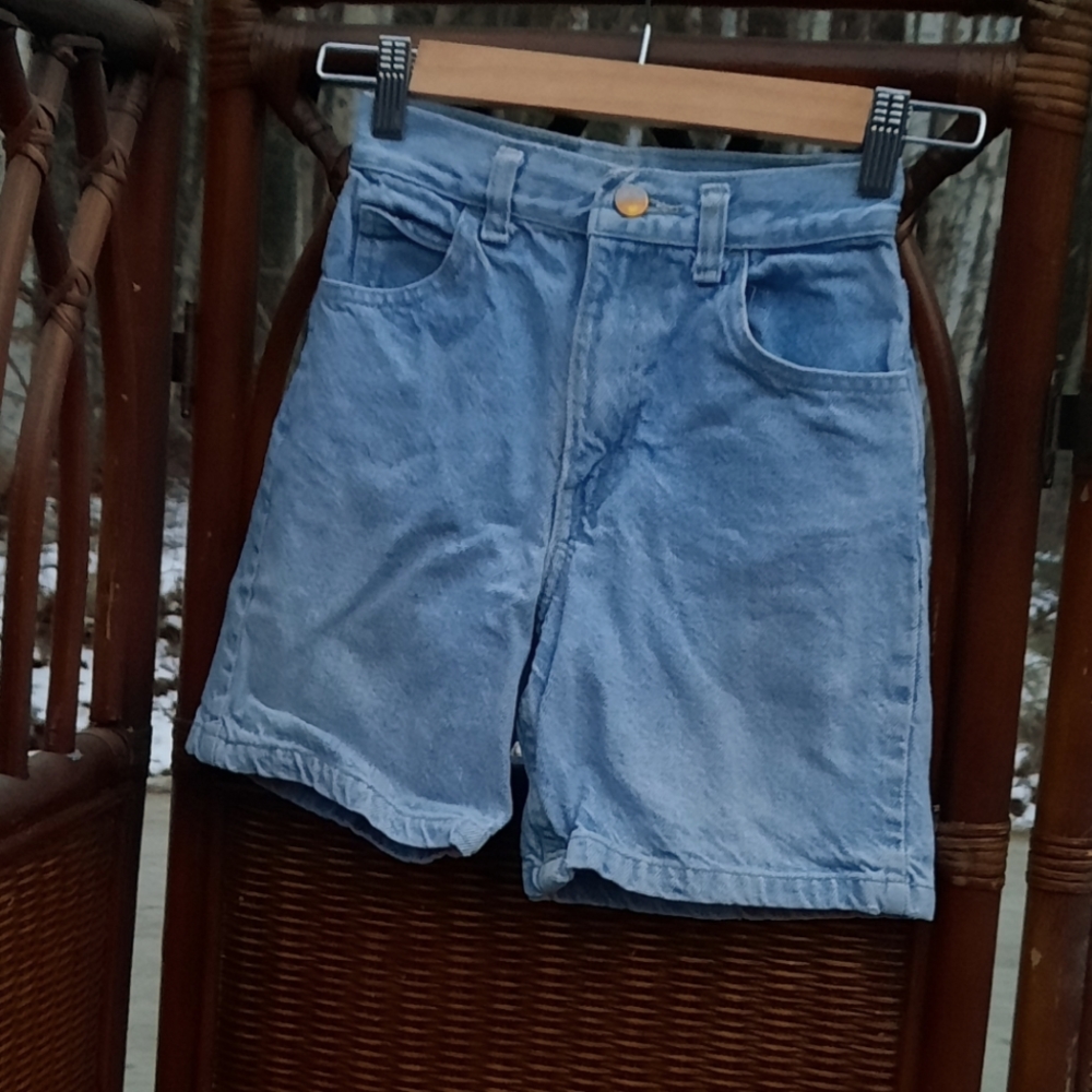 Vintage 80s Young girl Jean shorts❄️